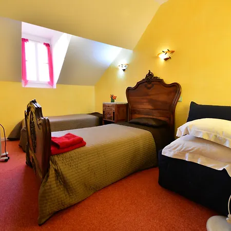 Au Pied du Chateau-2